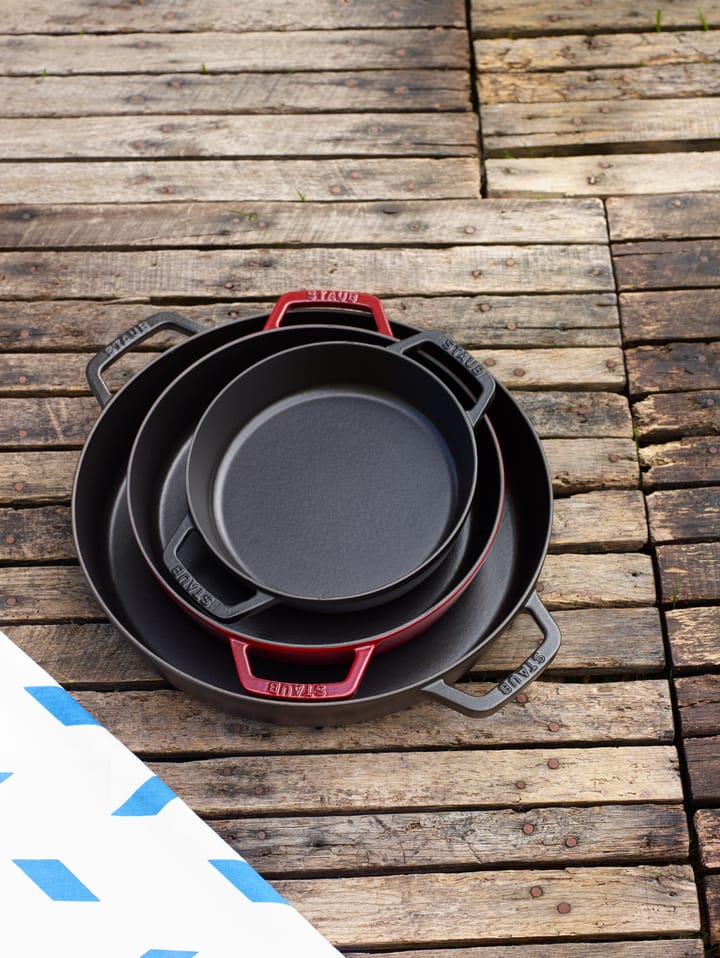 Staub paellapande støbejern 2 håndtag Ø34 cm, Sort STAUB