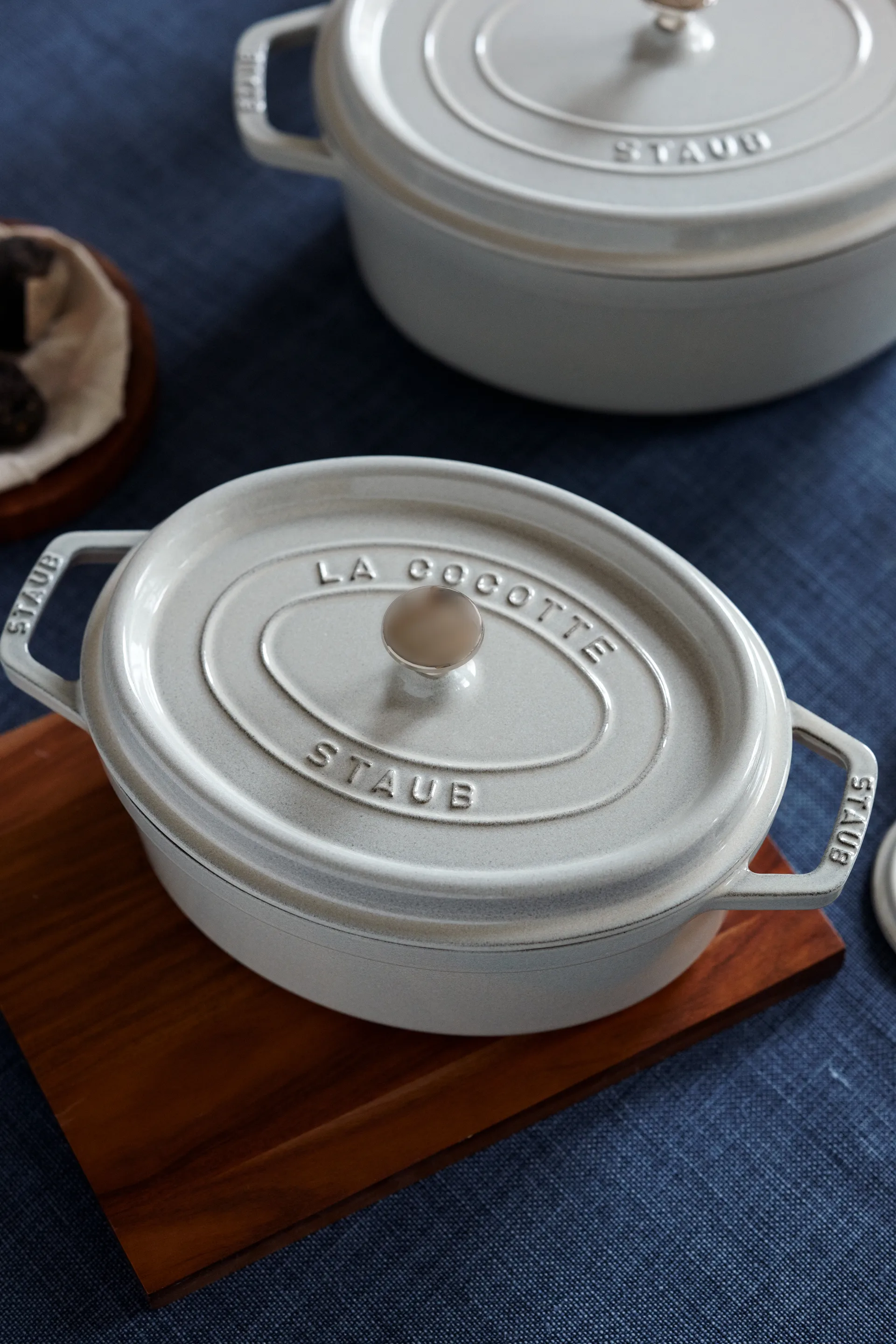 Staub White Truffle gryde oval, 2,35 L STAUB