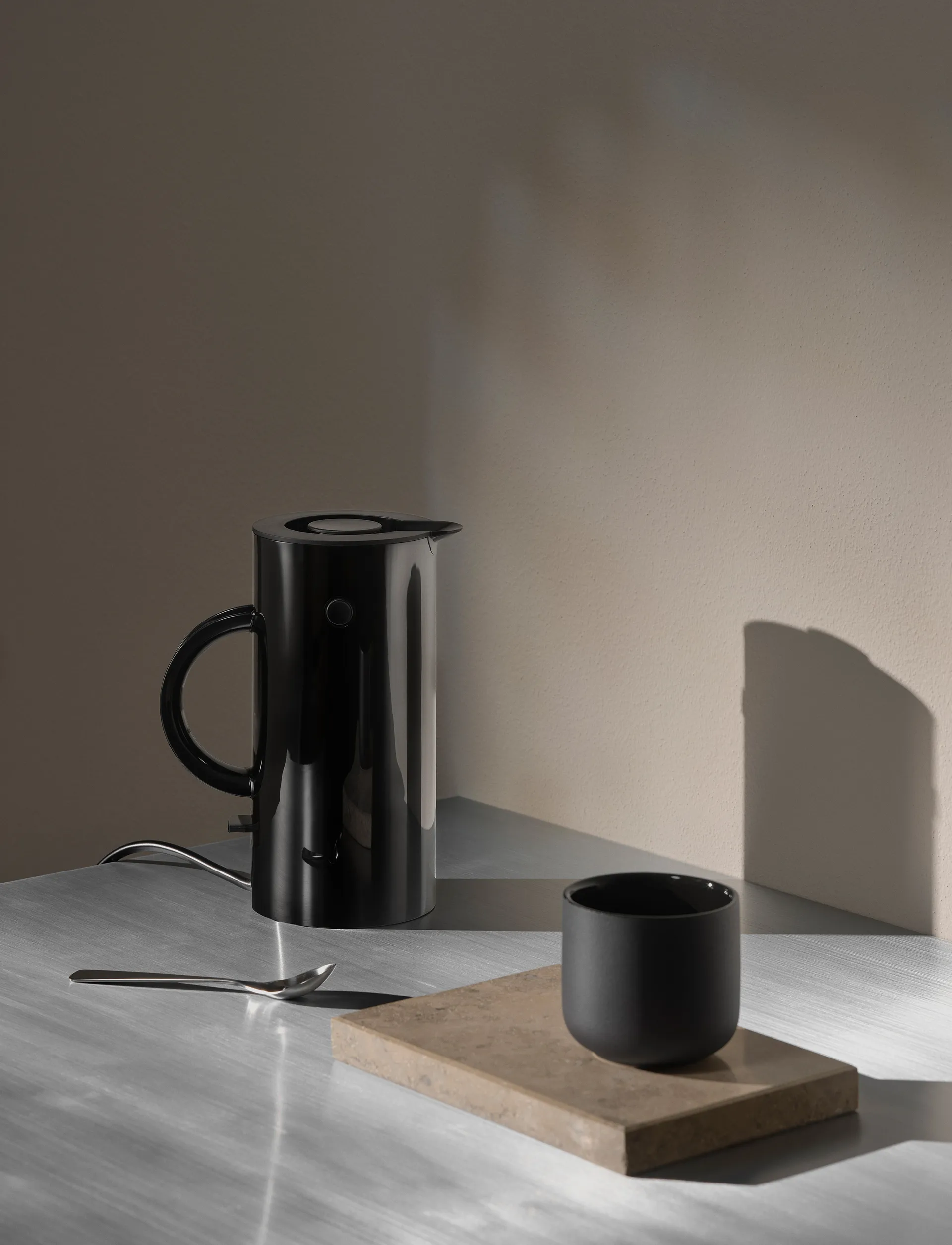 EM77 elkedel (EU) 0,5 L, Black Stelton