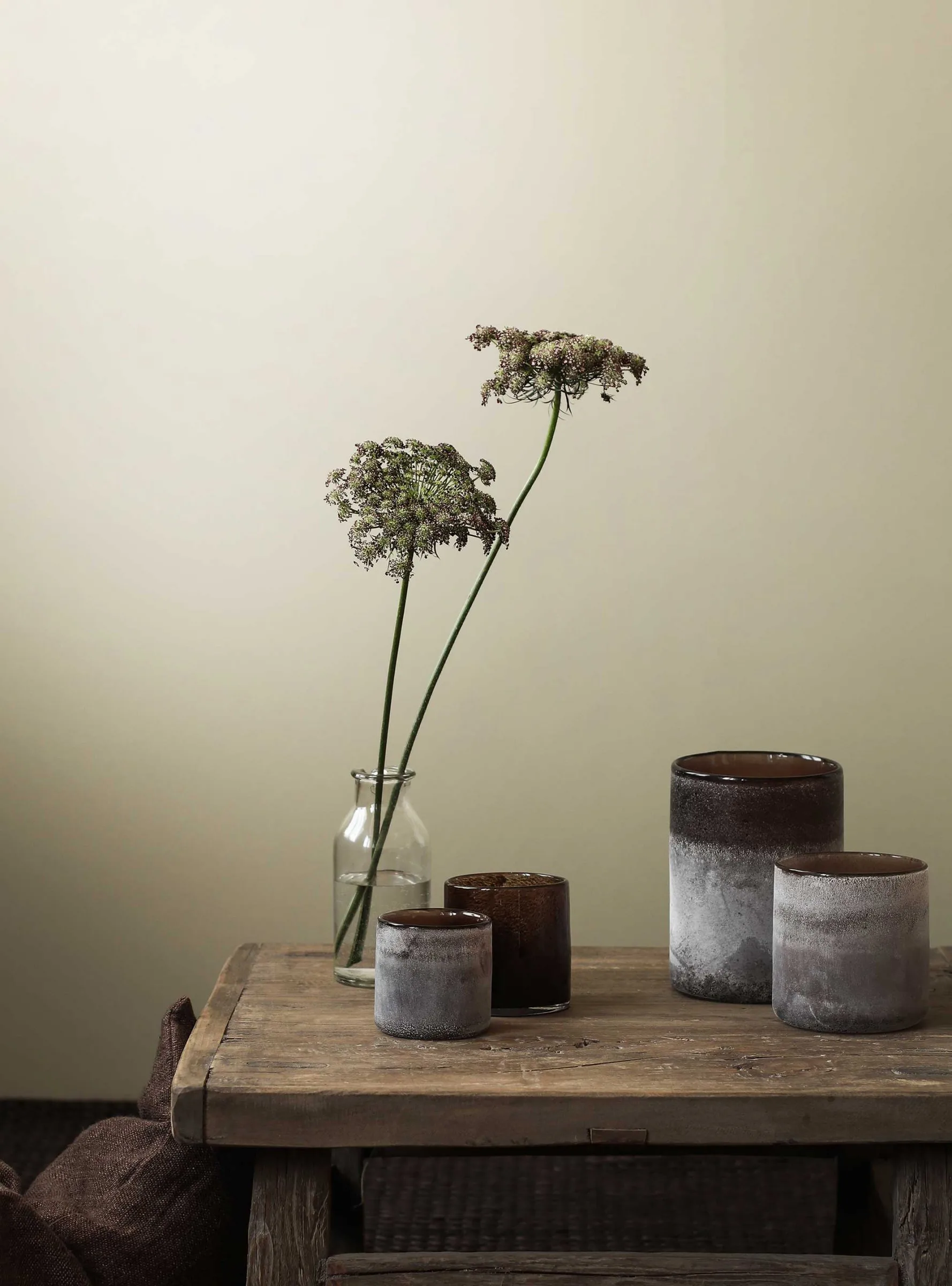 Frost fyrfadsstage M, Brun Tell Me More