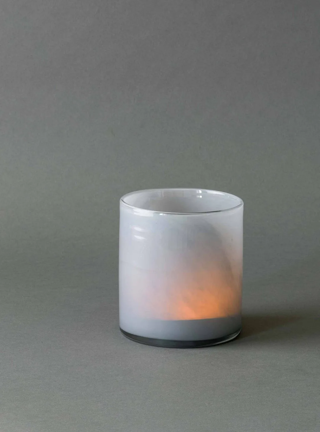 Lyric fyrfadsstage M, Dusty blue (lyseblå) Tell Me More