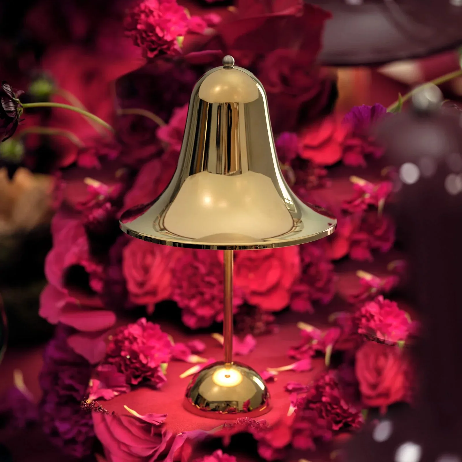 Pantop bærbar bordlampe 30 cm, Shiny brass Verpan
