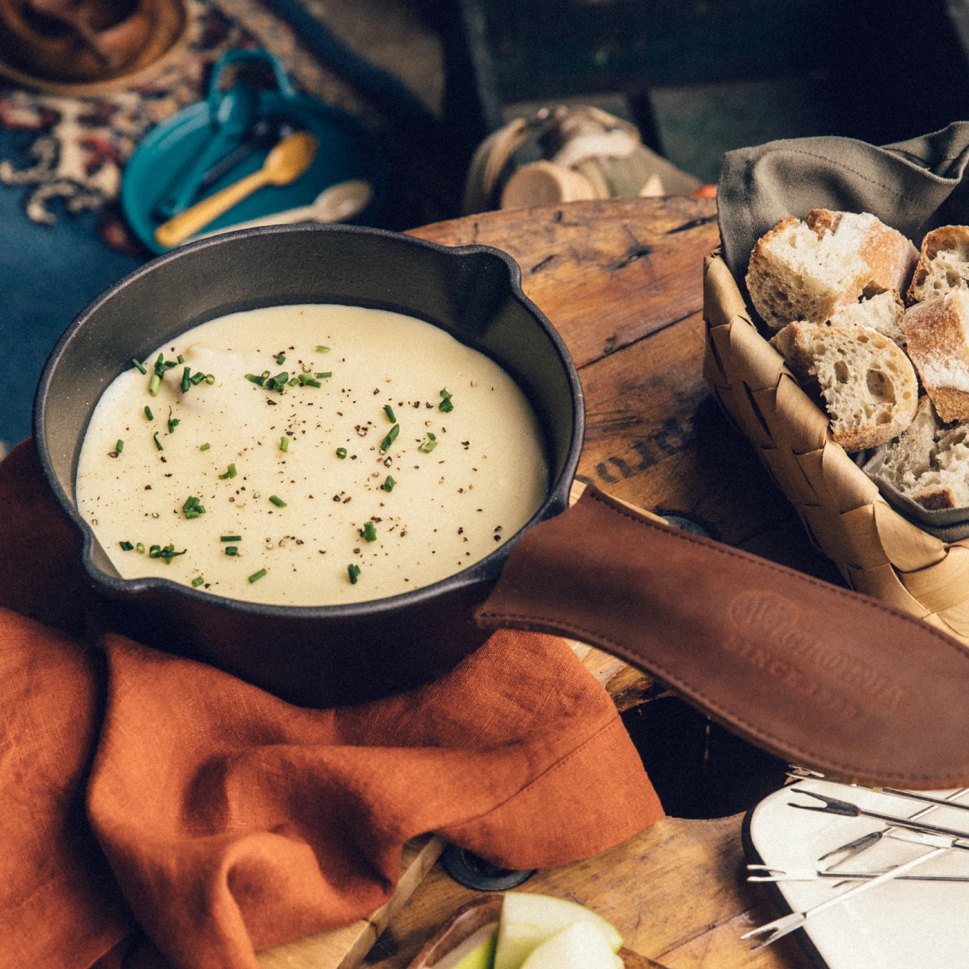 Victoria støbejernskasserolle pre-seasoned, 1,9 L Victoria