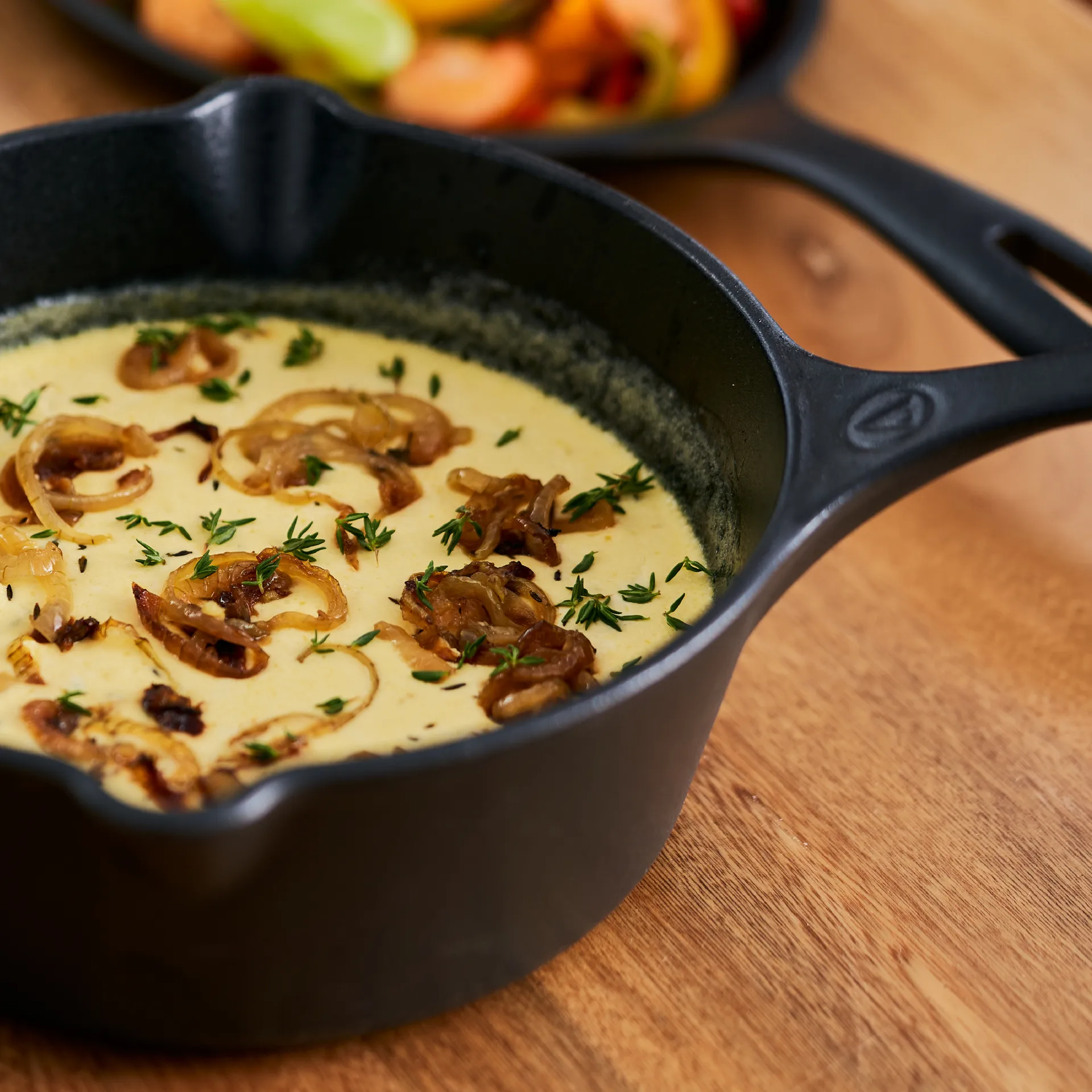 Victoria støbejernskasserolle pre-seasoned, 1,9 L Victoria