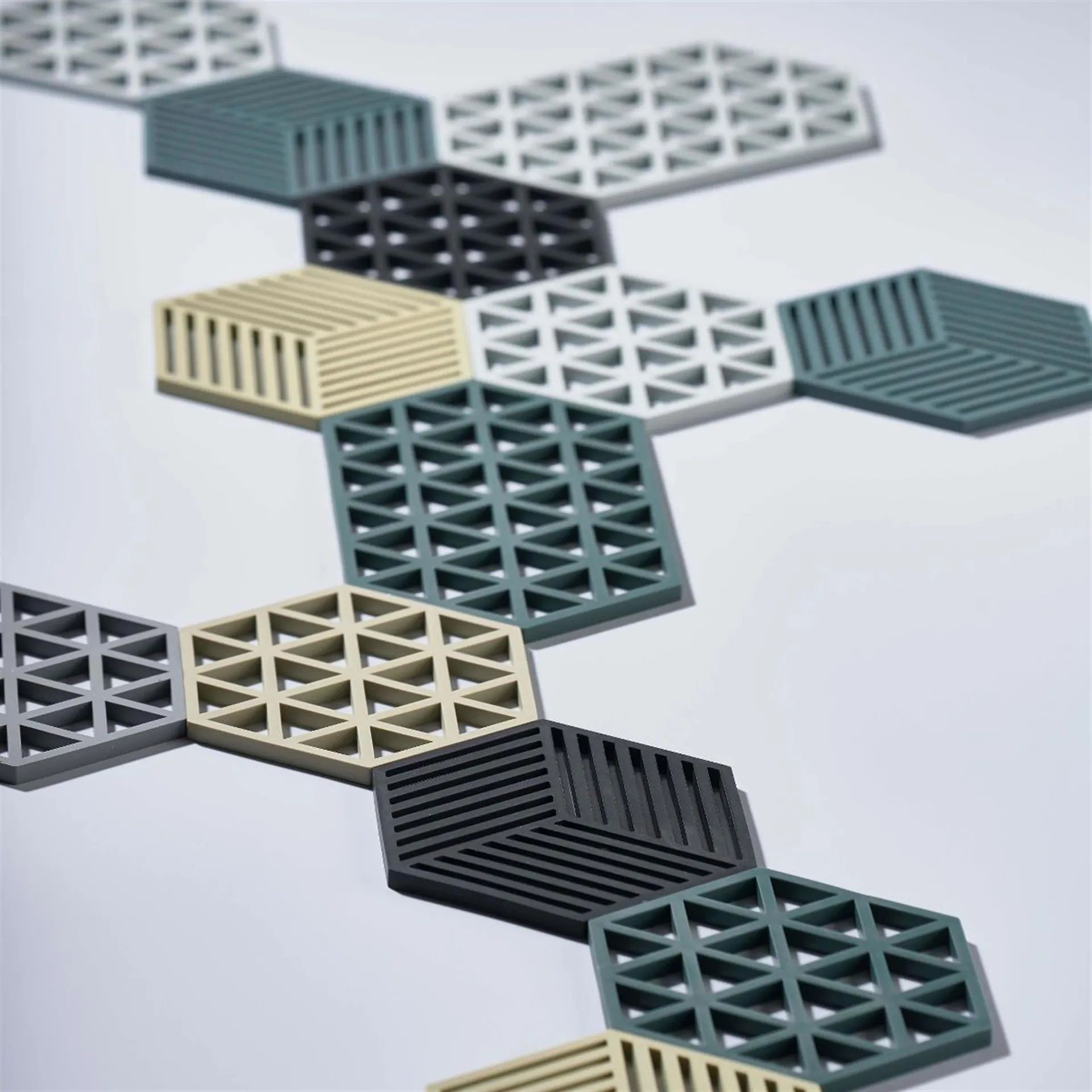 Hexagon bordskåner, kølig grå Zone Denmark