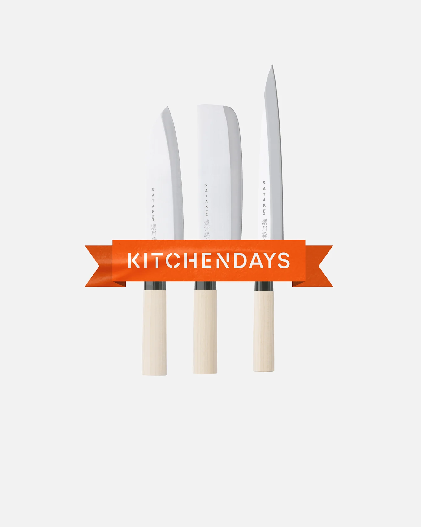 Tre japanske køkkenknive med lyse træhåndtag og sølvfarvede blade, med et orange KITCHENDAYS banner.